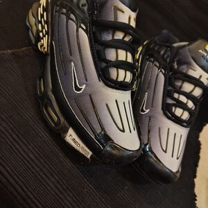 Nike Air Max Black and Gray Sneakers